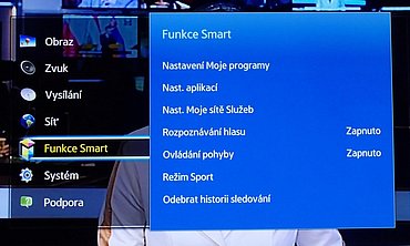 Chytrou část televizoru nastavujete v menu, kde má speciální položku na nejvyšší úrovni.