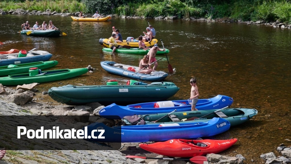Kolik stojí vodáctví? Srovnali jsme ceny půjčoven lodí a dalšího vybavení
