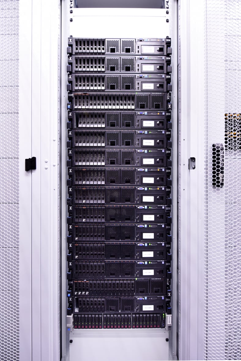 SafeDX, datacentrum Foxconnu a KKCG v Praze u Sazky