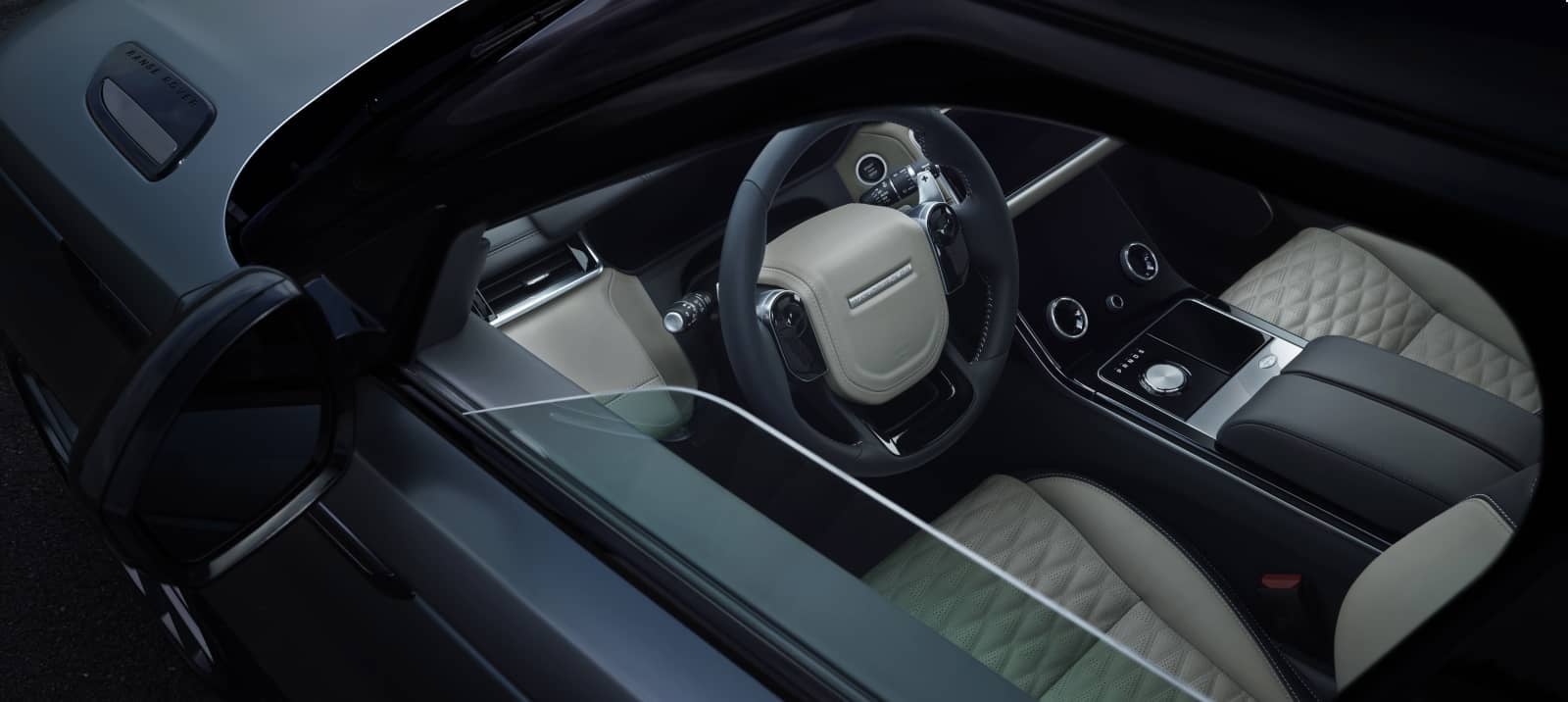2019-10-RR_Velar_SVA-D_19.5MY_Interior_050219_017_GLHD-min.jpg