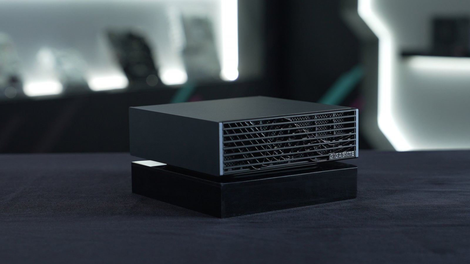 AI Top Atom s procesorem Nvidia / MediaTek GB10