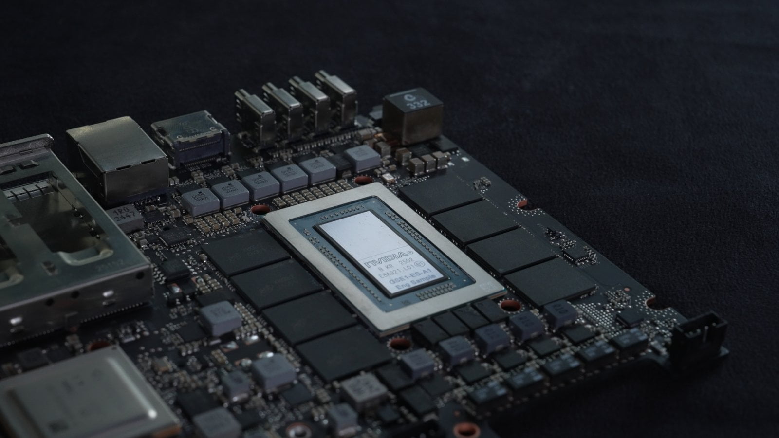 AI Top Atom s procesorem Nvidia / MediaTek GB10