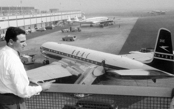 2012-05-prvnc3ad-proudovc3a9-dopravnc3ad-letadlo-de-havilland-co