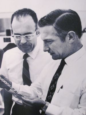 Gordon Moore a Robert Noyce