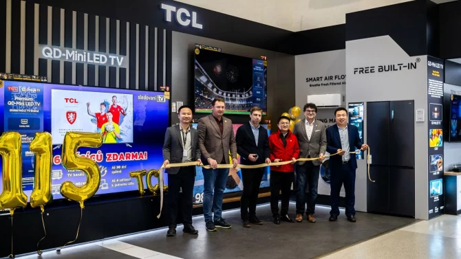 Největší prodávaný televizor je k vidění v Alze, TCL tam otevřelo obchod v obchodě