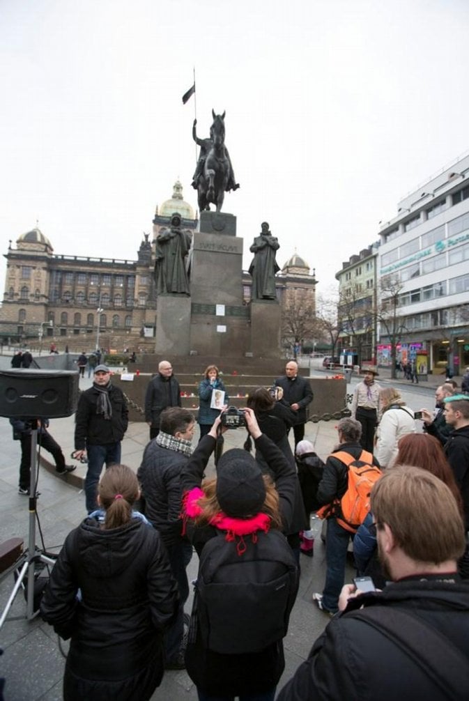 2014-01-uctc49bnc3ad-pamc3a1tky-jana-palacha-praha-19-1-2014-22.