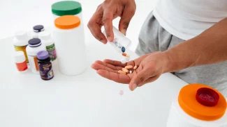 Náhledový obrázek - Anabolické steroidy patří mezi zakázané látky. Přesto je někteří lidé zneužívají