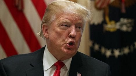 Náhledový obrázek - Trump pohrozil Kubě kvůli jejím vojákům ve Venezuele sankcemi a naprostým embargem