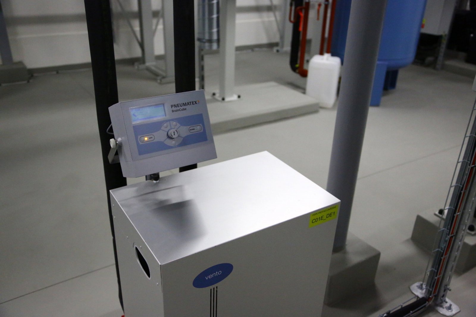 Odplyňovač oběhové vody.