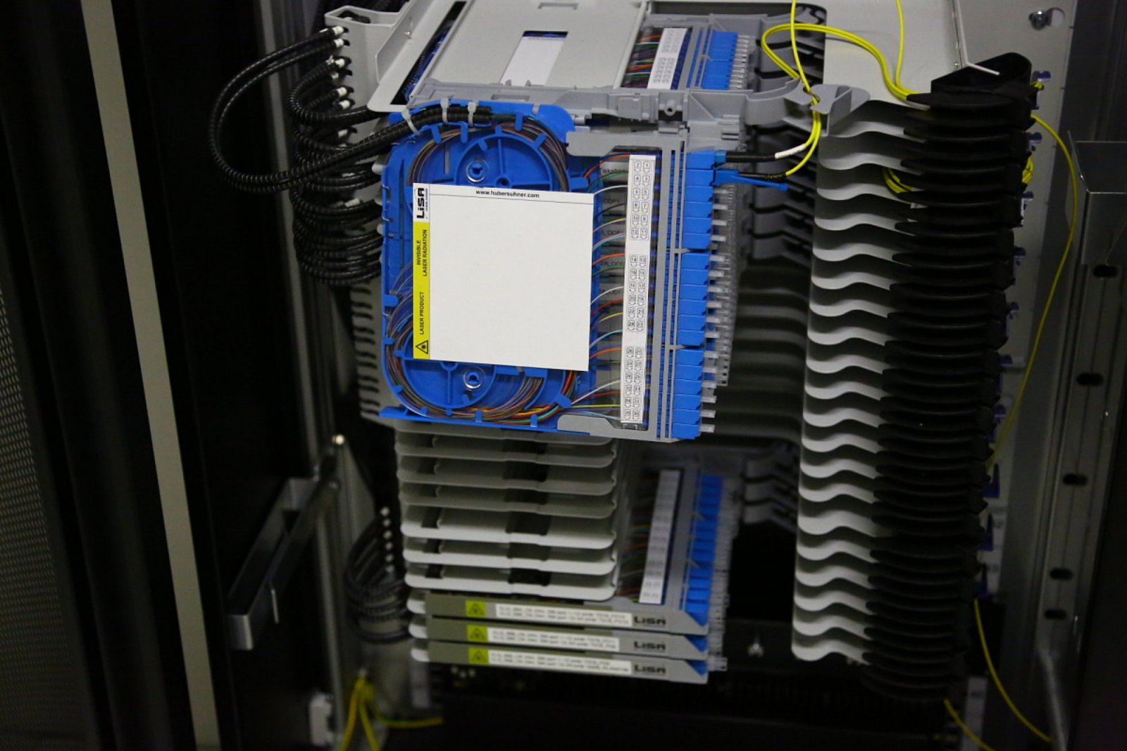 Optika uložená ve vyjímatelných kazetách.