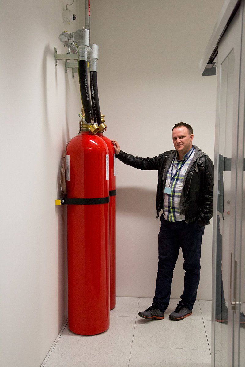 Hasicí směs v lahvích.