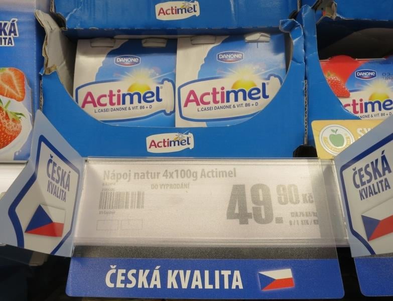 Typickým příkladem je prodejce Penny Market, který opakovaně označoval potraviny na regálové etiketě nápisem „Česká kvalita“ a grafickým vyobrazením vlajky ČR, přitom země původu výrobku nebyla Česká republika