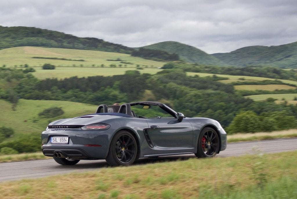 2014-04-porsche-718-boxster-s-1.jpg