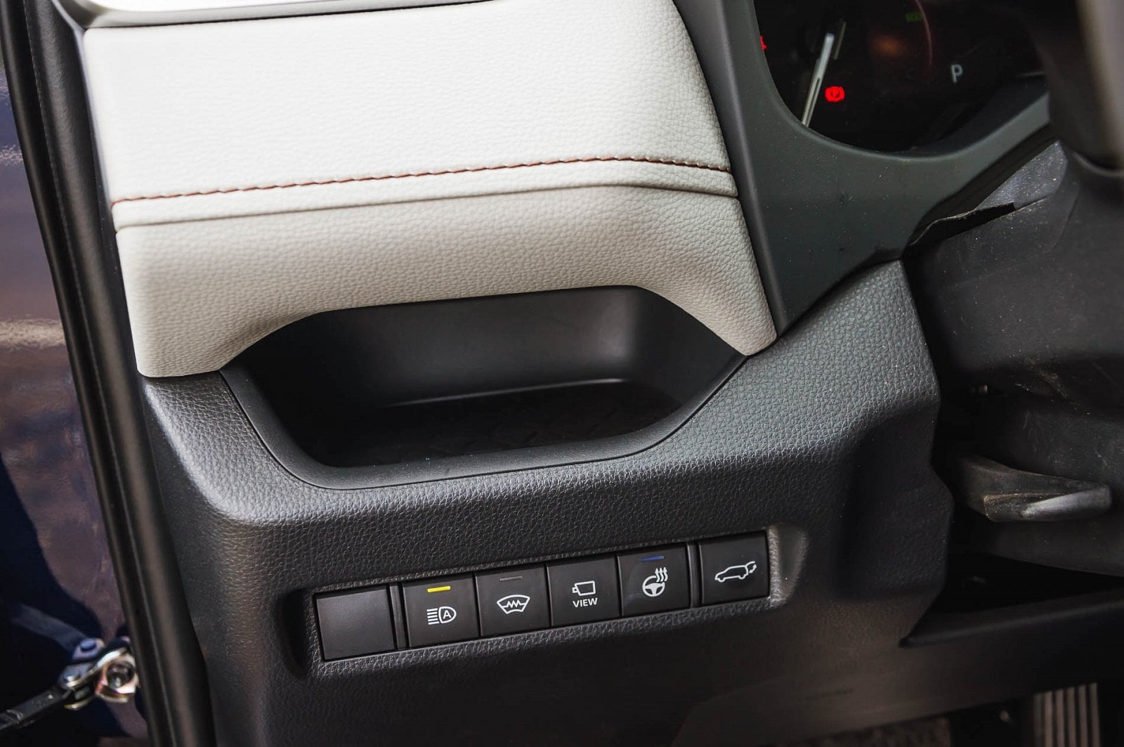 2019-07-Toyota-RAV4-25-of-33.jpg