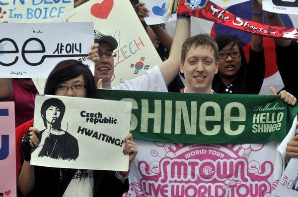 2013-04-u-svatc3a9ho-vc3a1clava-se-tanc48dilo-na-korejskc3bd-pop