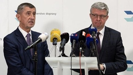 Náhledový obrázek - Stát ukončí všechny zakázky k elektronickým dálničním známkám, ministerstvo je přepracuje