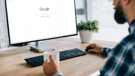 Náhledový obrázek - Google nasadil v Česku chytré vyhledávání. Média se obávají ztráty návštěvnosti