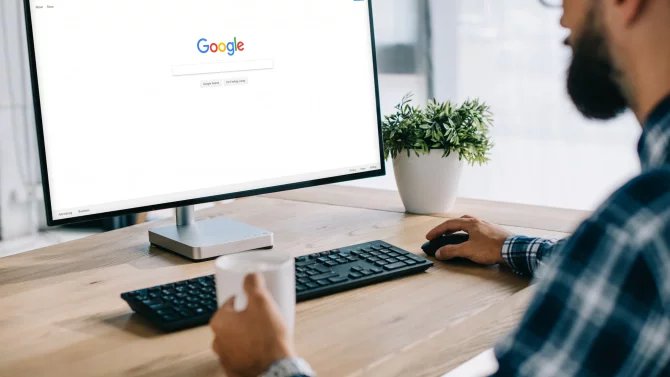 Google nasadil v Česku chytré vyhledávání. Média se obávají ztráty návštěvnosti