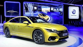 Náhledový obrázek - Ženeva 2017: Volkswagen Arteon odhalen. Sám se vyhne kamionu a pozná, že jedete do zatáčky