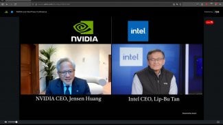 Jen-Hsun Huang (Nvidia) a Lip-Bu Tan (Intel) během tiskové konference oznamující spolupráci obou firem, dne 18.9.2025