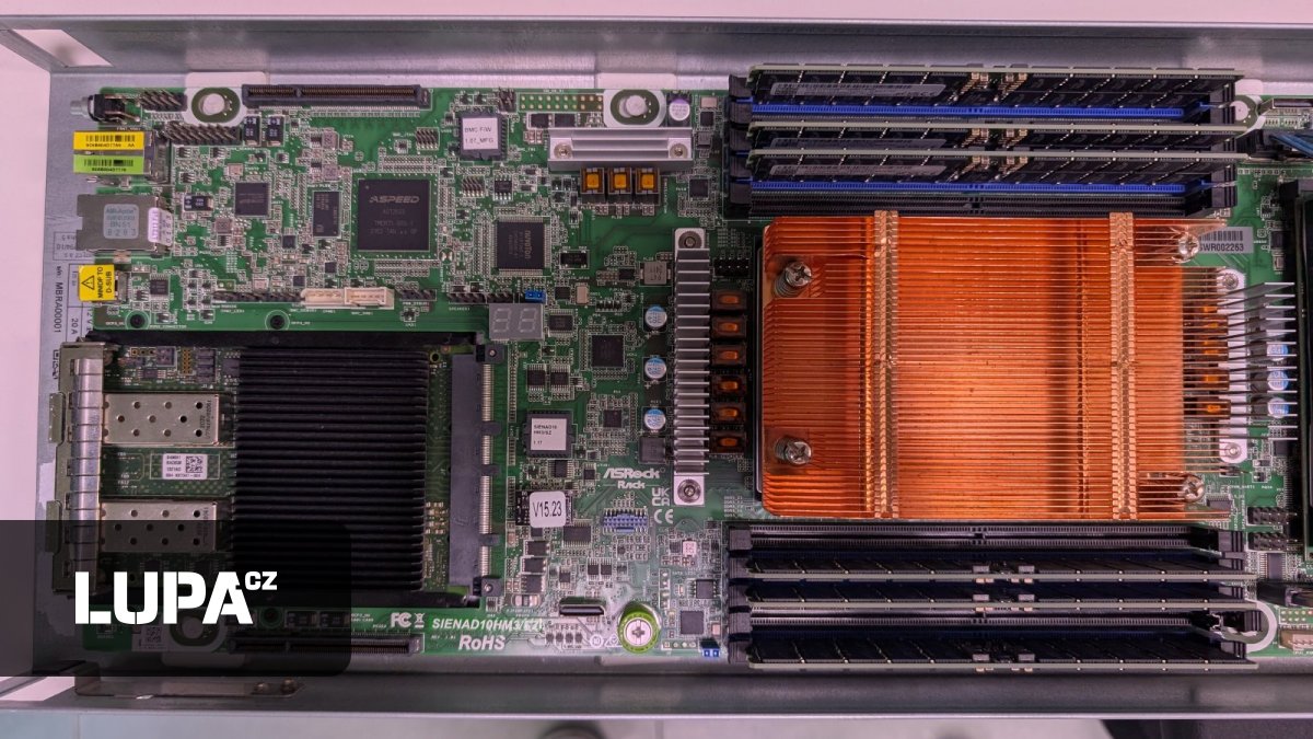 Seznam odstavil výrobce serverů a dělá si je sám. Teď chce odstřihnout i Cisco. Plánuje také třetí datacentrum