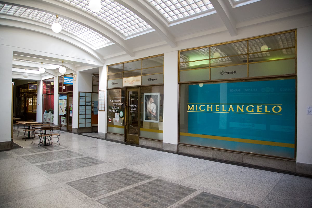 Jako kadeřník začínal za 675 korun měsíčně, teď ho zná celý svět