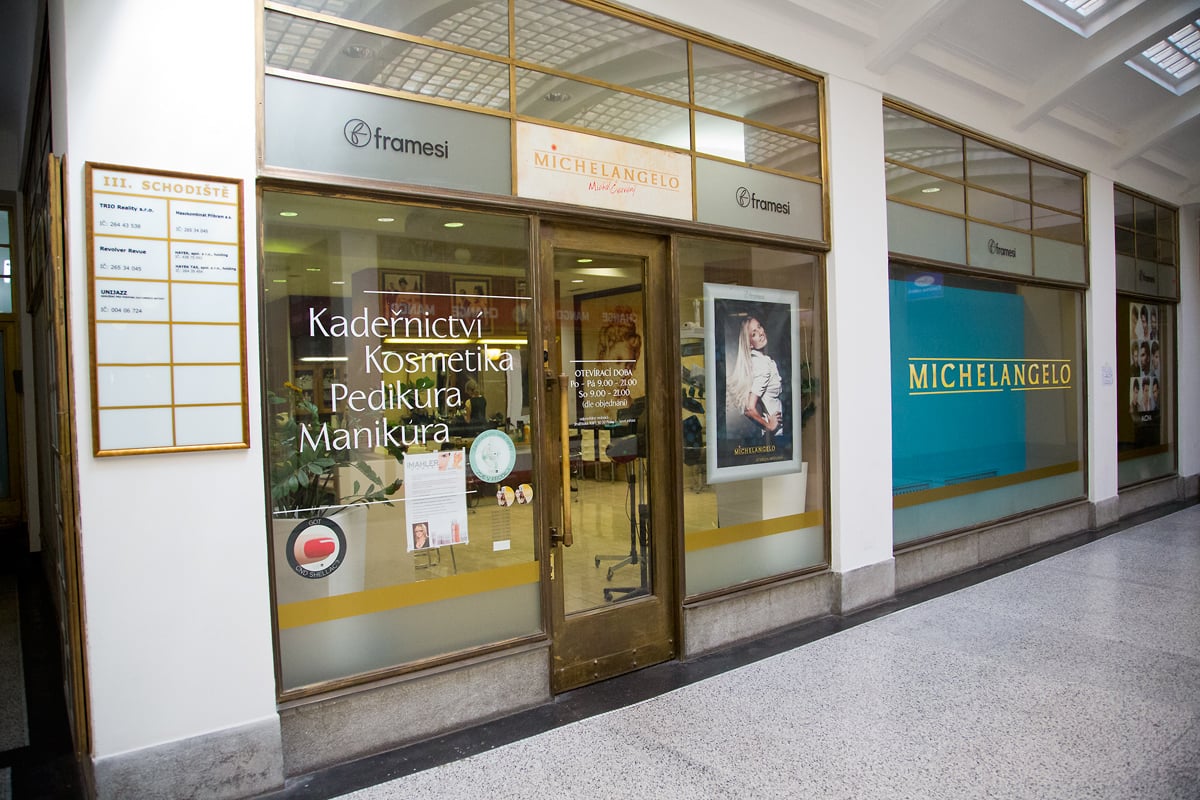 Jako kadeřník začínal za 675 korun měsíčně, teď ho zná celý svět