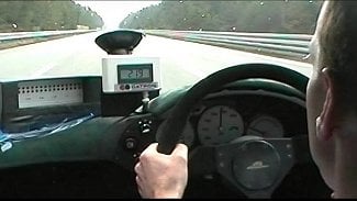 Náhledový obrázek - Video: McLaren F1 předvádí akceleraci z nuly na 300 km/h i maximálních 390 km/h