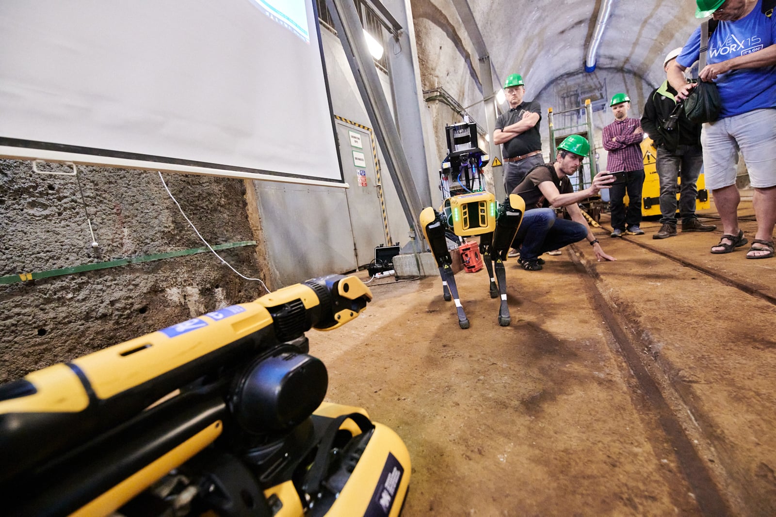 Spot od Boston Dynamics a ČVUT v pražských kolektorech