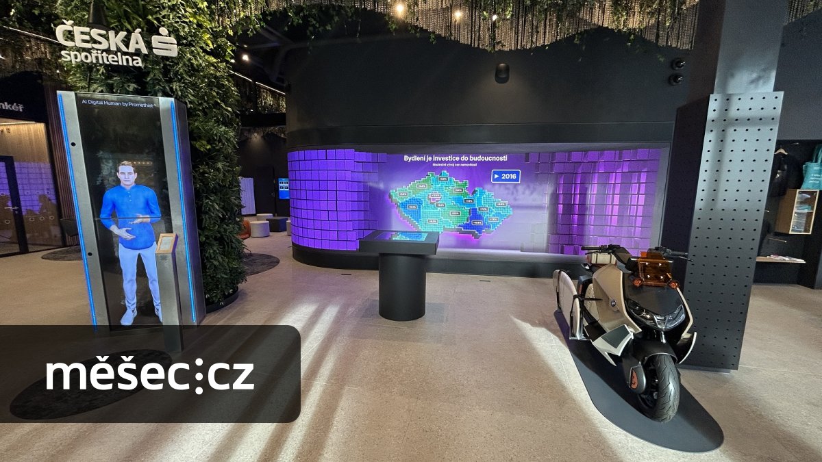 V nové pobočce České spořitelny radí klientům AI avatar. Podívejte se, jak vypadá Future Lab