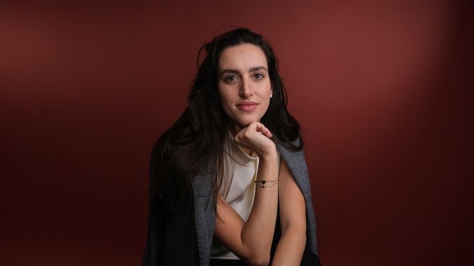 Umělá inteligence, váš nový osobní strážce. Startup mladé české podnikatelky vyvinul unikátní nositelné zařízení zvyšující bezpečnost žen