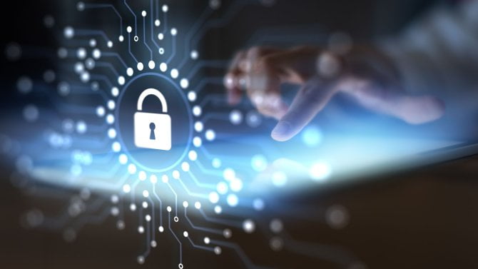 Systémy kybernetické bezpečnosti a ochrany dat pro digitální sítě.