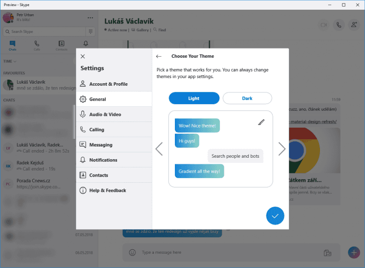 Kdo chce, může si ve Skypu 8 aktivovat tradičně barevné schéma pro konverzace