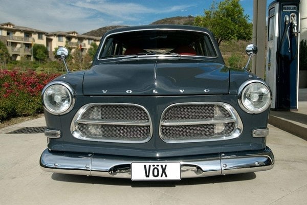 2016-10-volvo-amazon-2.jpg