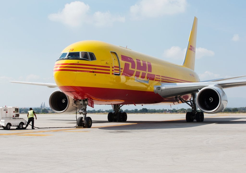 2011-02-spolec48dnost-dhl-1.jpg