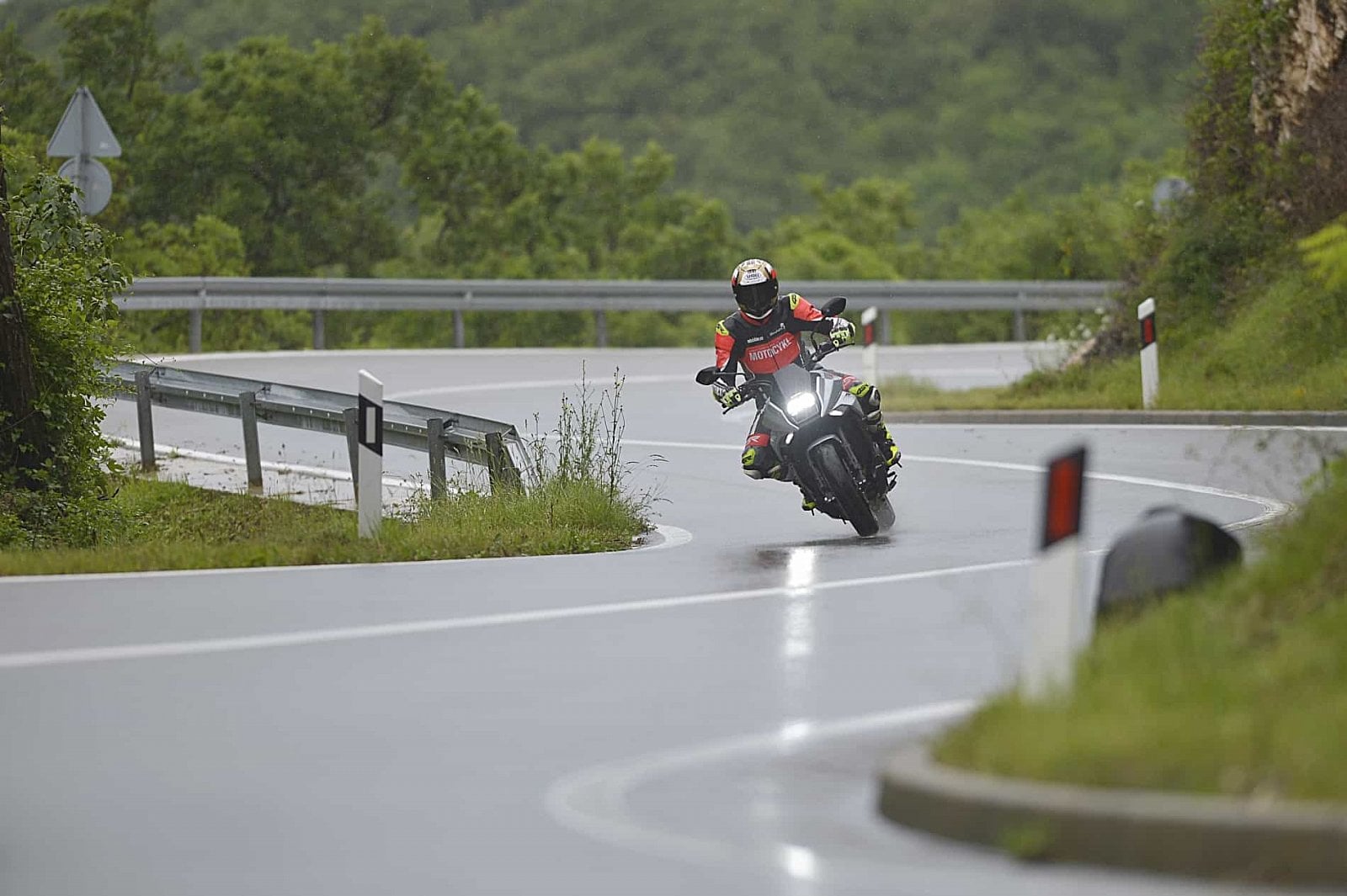 2019-09-suzuki_katana_press_test_2_day_rider1_11.jpg