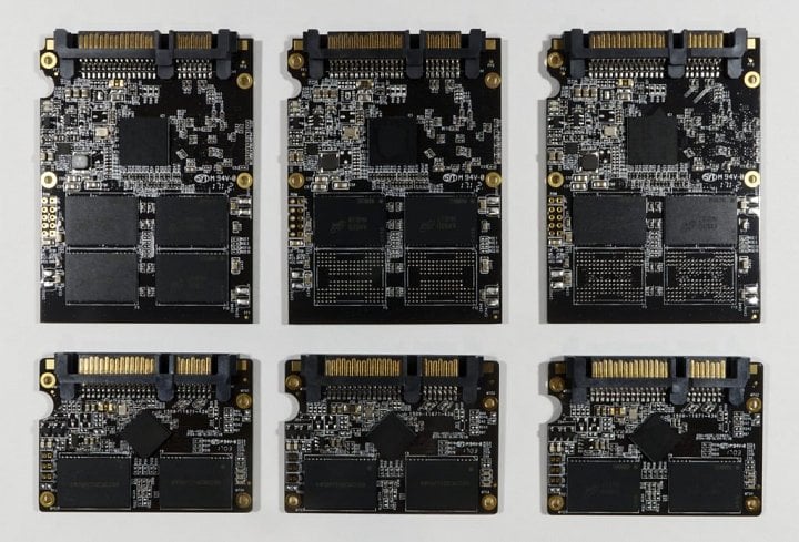 PCB disků HP S700Pro (nahoře) a HP S700 (Foto: AnandTech)