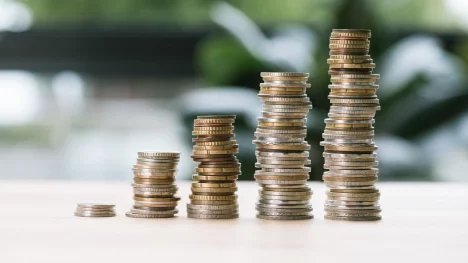 Náhledový obrázek - XTB přichází s důležitou novinkou. Služba do své mobilní appky přidala funkci automatického investování