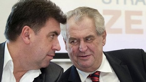 Náhledový obrázek - Zeman zřejmě Nejedlého nevyhodí, Lukoil zaplatil pokutu