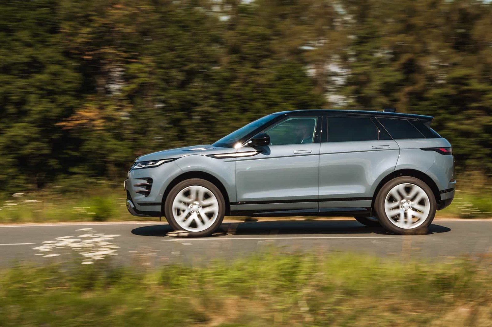 2019-09-Range-Rover-Evoque-2020-38-of-40.jpg