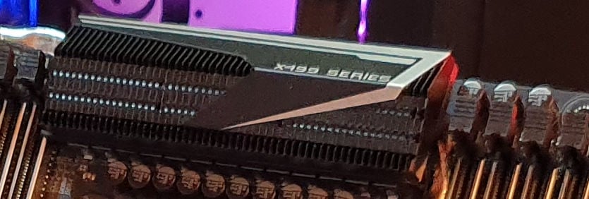 Desky platformy Intel X499 (X299G) od Gigabyte na Computexu 2019 (Zdroj: WCCFtech)