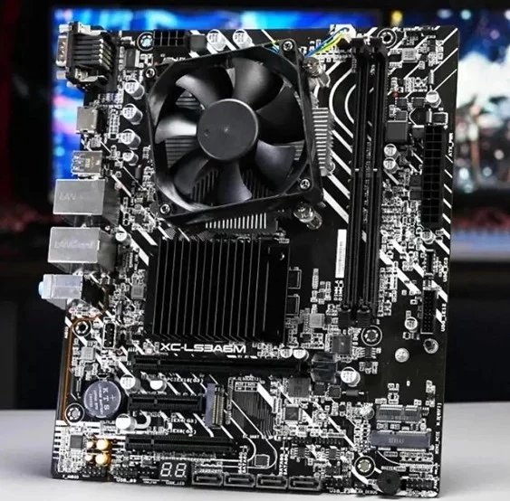 Asus XC-LS3A6M s procesorem Loongson 3A6000