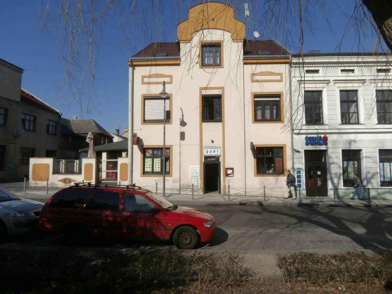 Restaurace QAHI, Masarykovo nám. 13, Bělá pod Bezdězem