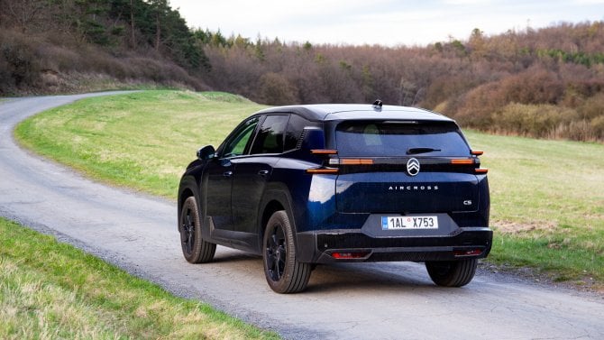 Test: Citroën C5 Aircross Max nabízí skvělý komfort za pěkný peníz. Některé kompromisy ale umí naštvat
