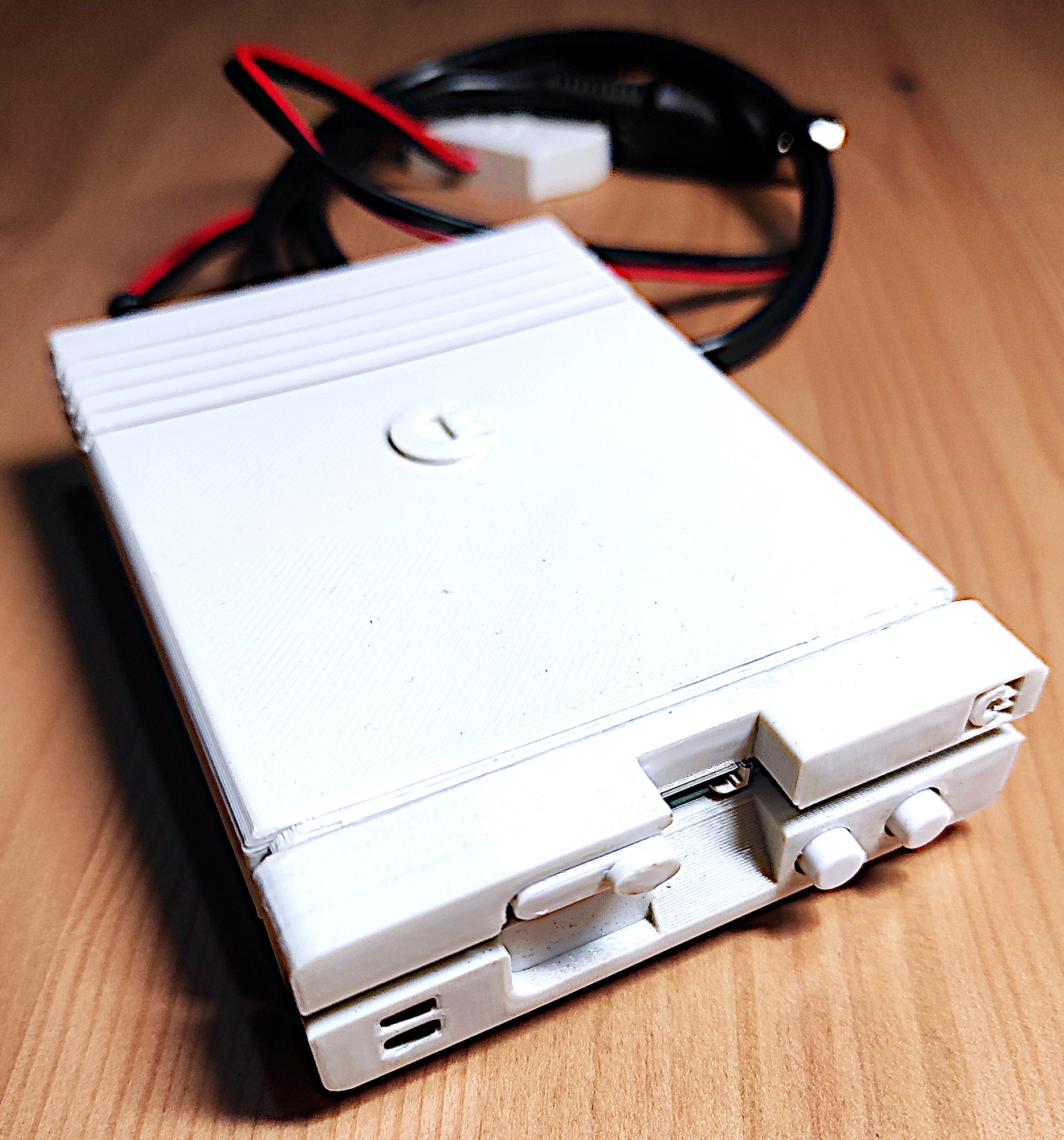 Doručené SD2iEC v designu mechaniky 1571.