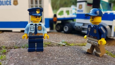 Náhledový obrázek - Reakce na Floydovu smrt: Lego stoplo propagaci stavebnice Bílého domu a policejních stanic