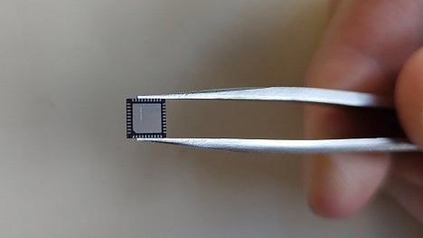 Čip z Česka se začal masově vyrábět. Tropic Square jako první na světě nemá tajnosti