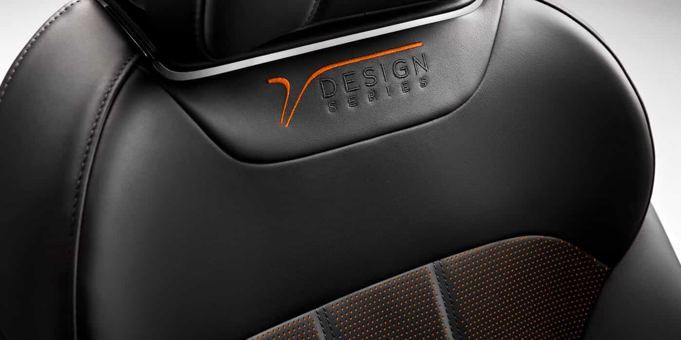 2019-04-Bentayga-V8-Design-Series-interior-seat-stitch-detail-or