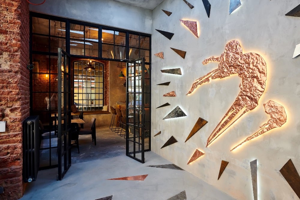 Všechny pasti jsou v únikovce Endorfinu funkční. Podívejte se