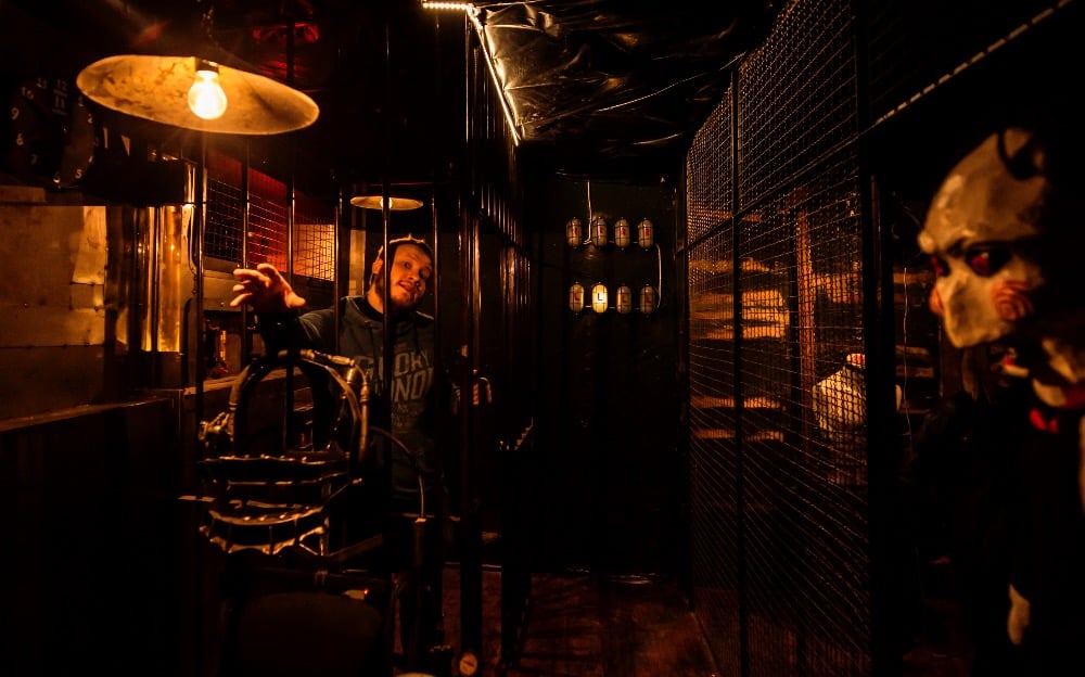 Všechny pasti jsou v únikovce Endorfinu funkční. Podívejte se